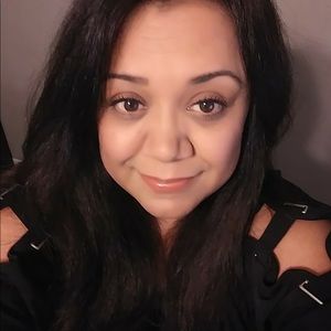 Meet your Posher, Delia